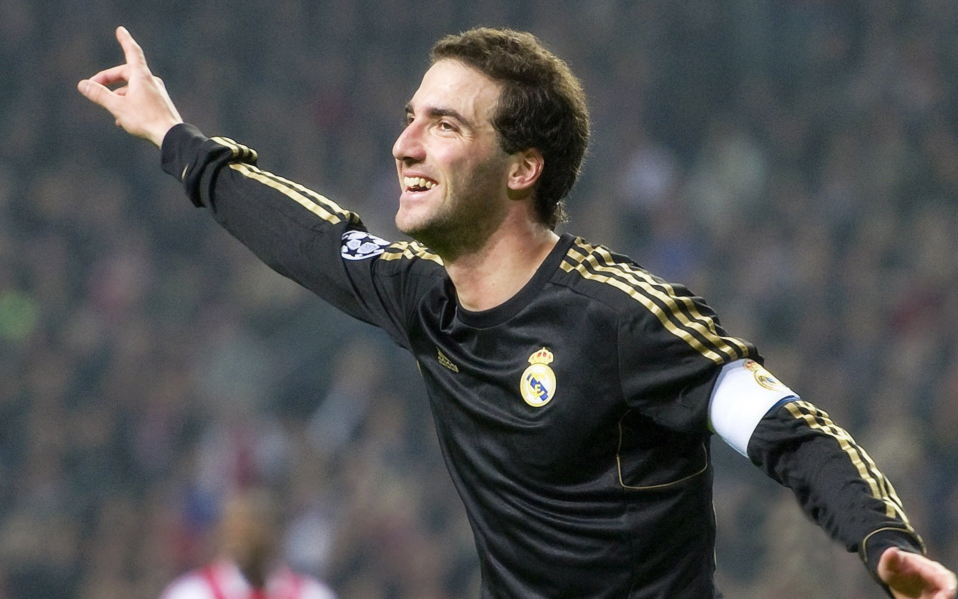 俱乐部商业合作持续升温,品牌影响力扩大,俱乐部营销模式