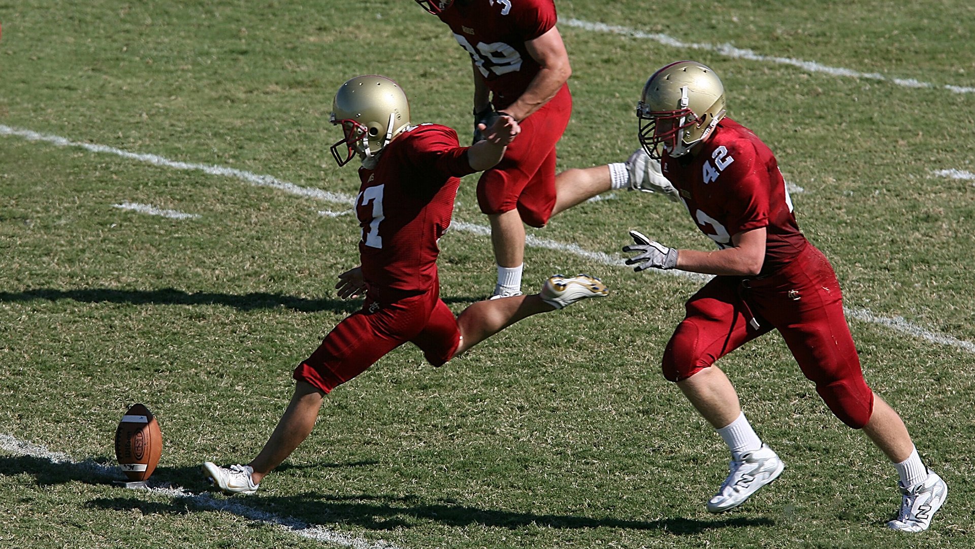 爱游戏真人体育娱乐-国家体育总局通报校园足球特色学校扩展计划，教育部_全国已认定2.7万所校园足球特色学校